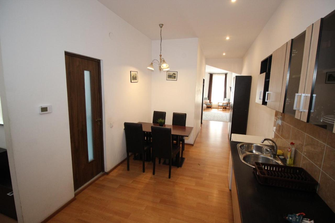 Main Square Apartments & More Brasov Exterior photo